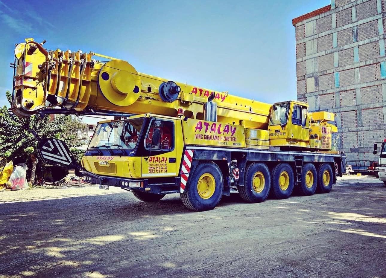 Atalay Vinç — sarı mobil vinç